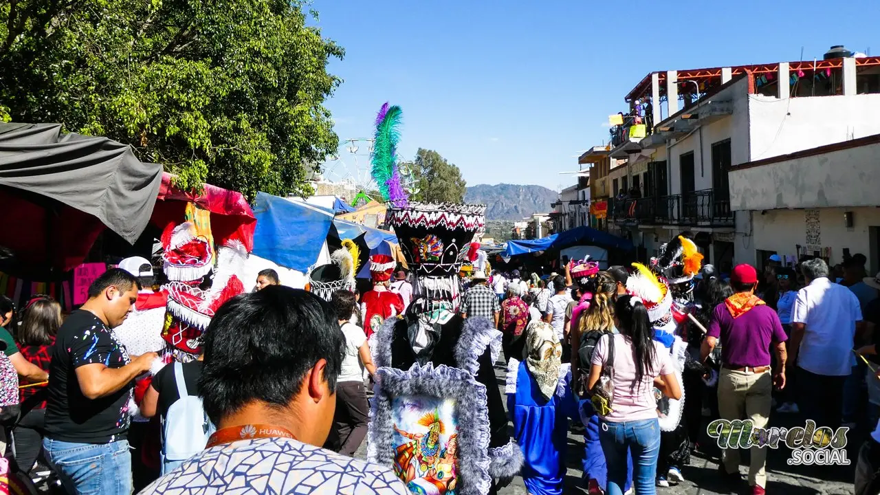 Av. De la Revolucion de 1910 en Tepoztlán.