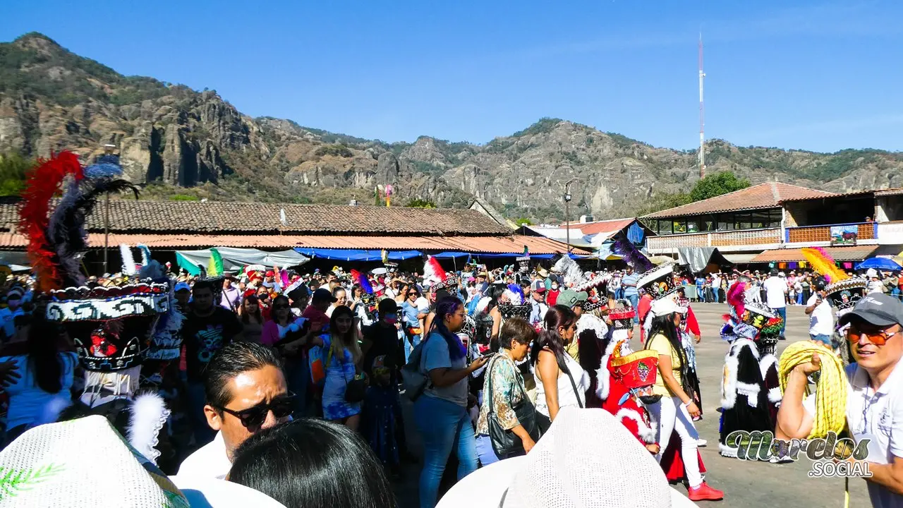 Comparsa infantil sábado de carnaval.