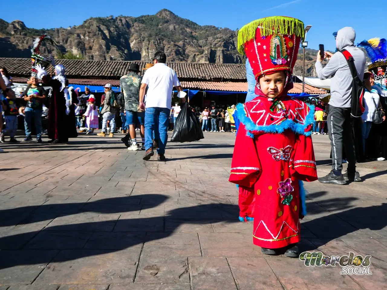 Brinco del chinelo infantil en Tepoztlán.