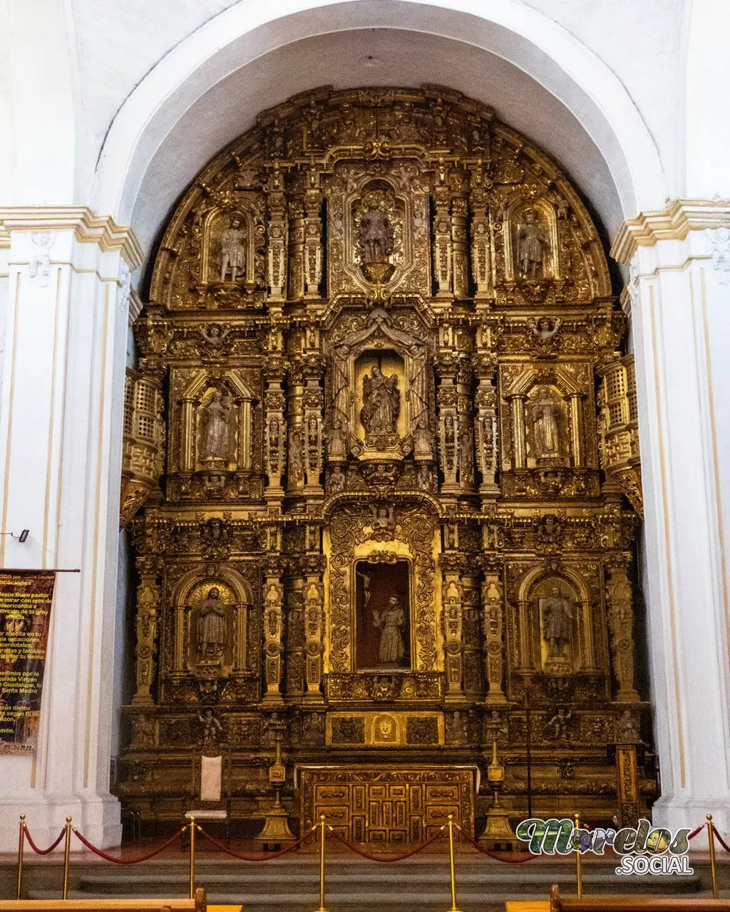 Retablo a San Francisco de Asís y a la asunción de María.