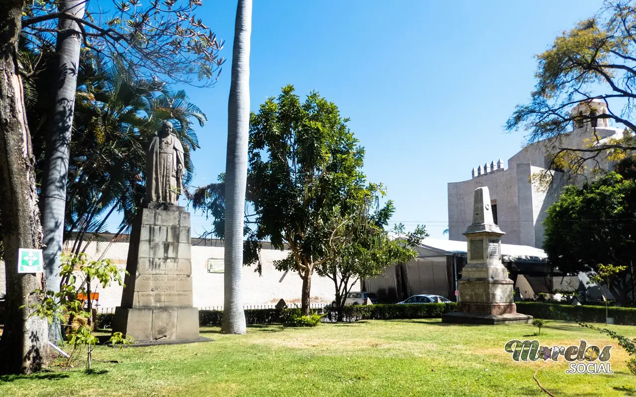 Jardines de la catedral de Cuernavaca Morelos.