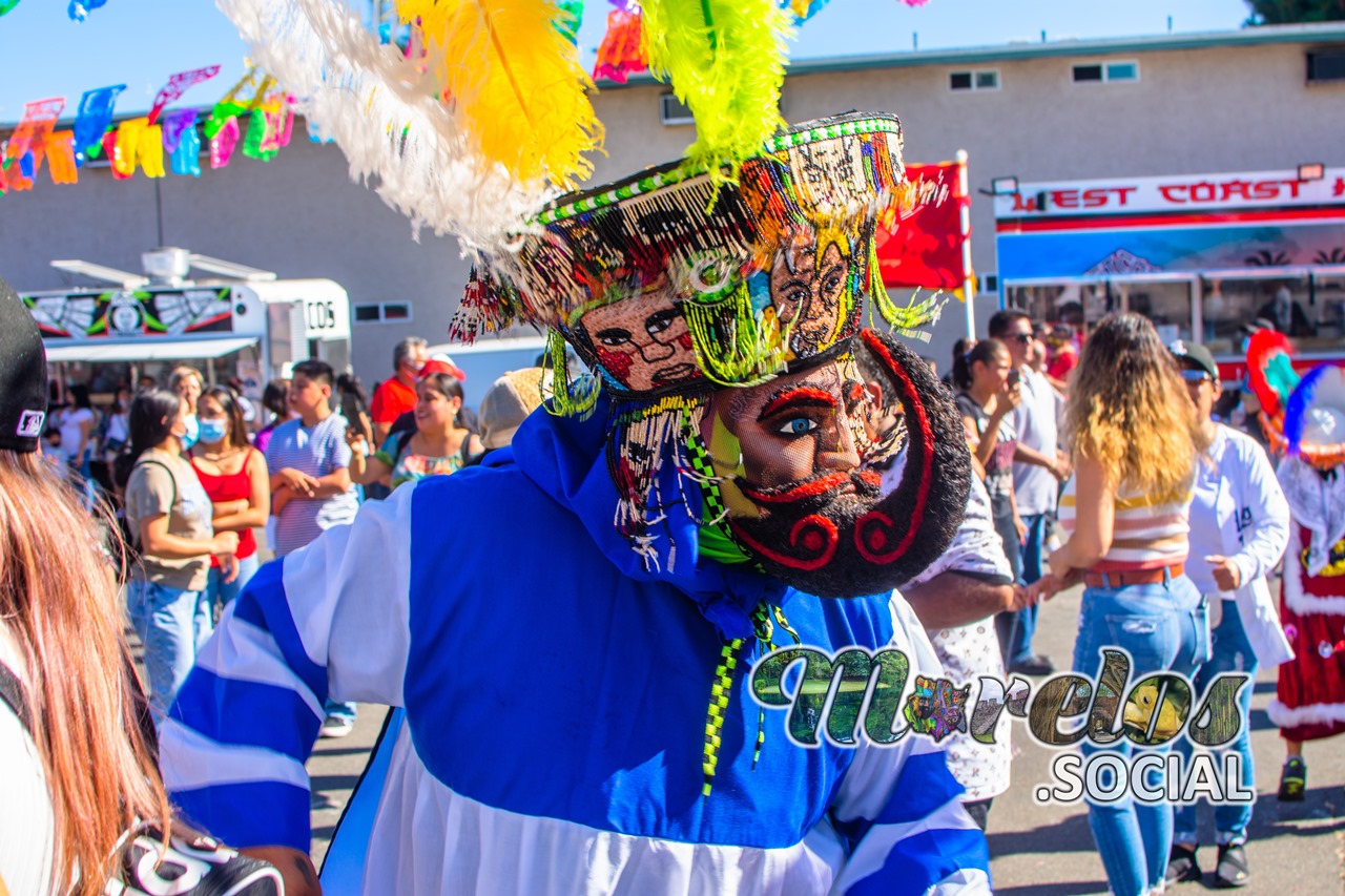 Chinelo con traje típico de Tlayacapan, Morelos