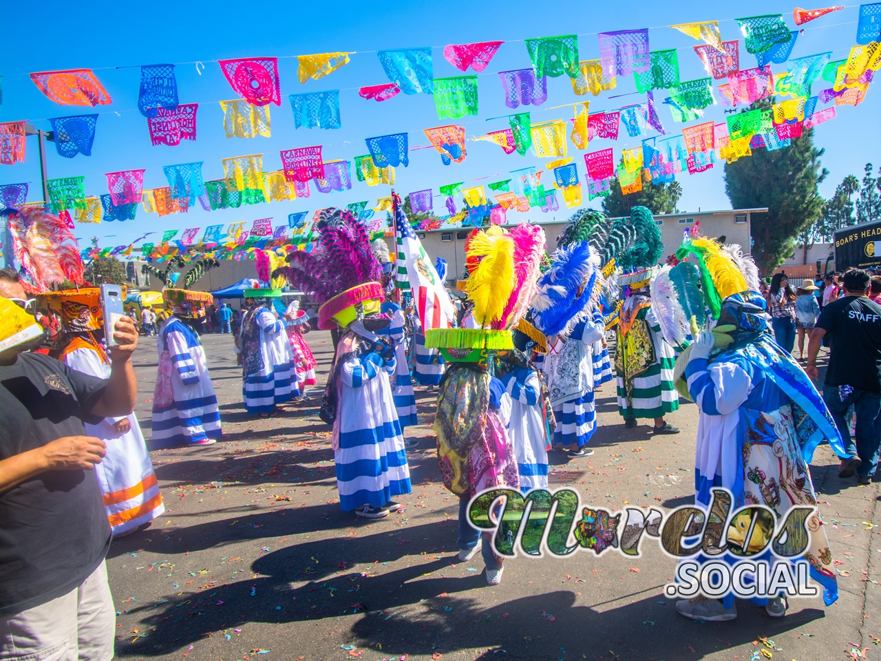 Chinelos en carnaval en Santa Ana California.