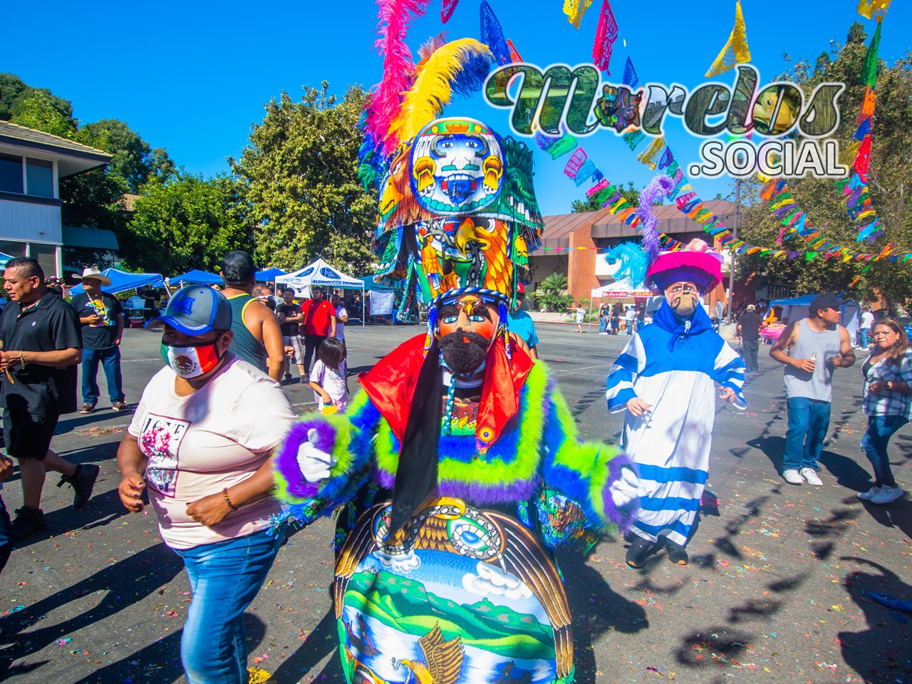 Gran chinelo en carnaval morelense Santa Ana California 2021.