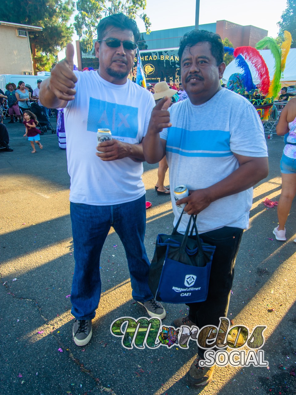 Ambiente de fiesta en el carnaval morelense USA en Santa Ana California.