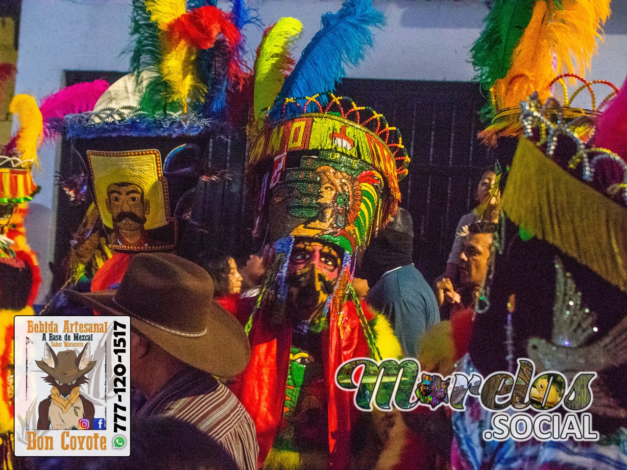 Chinelos en el recorrido del brinco en Tlaltizapán.