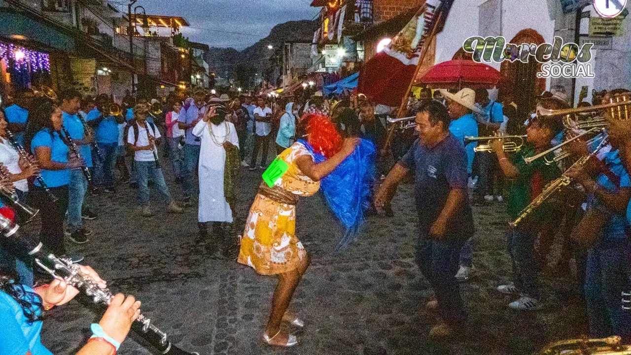 Tlayacapan, Morelos y su tradicional brinco de chinelo.