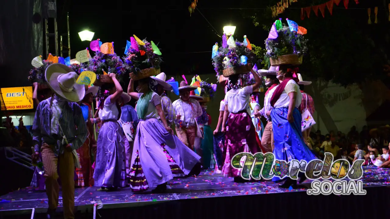 Grupo de baile tradicional Netotiloyan Atlixco en el Festival Zapata Vive