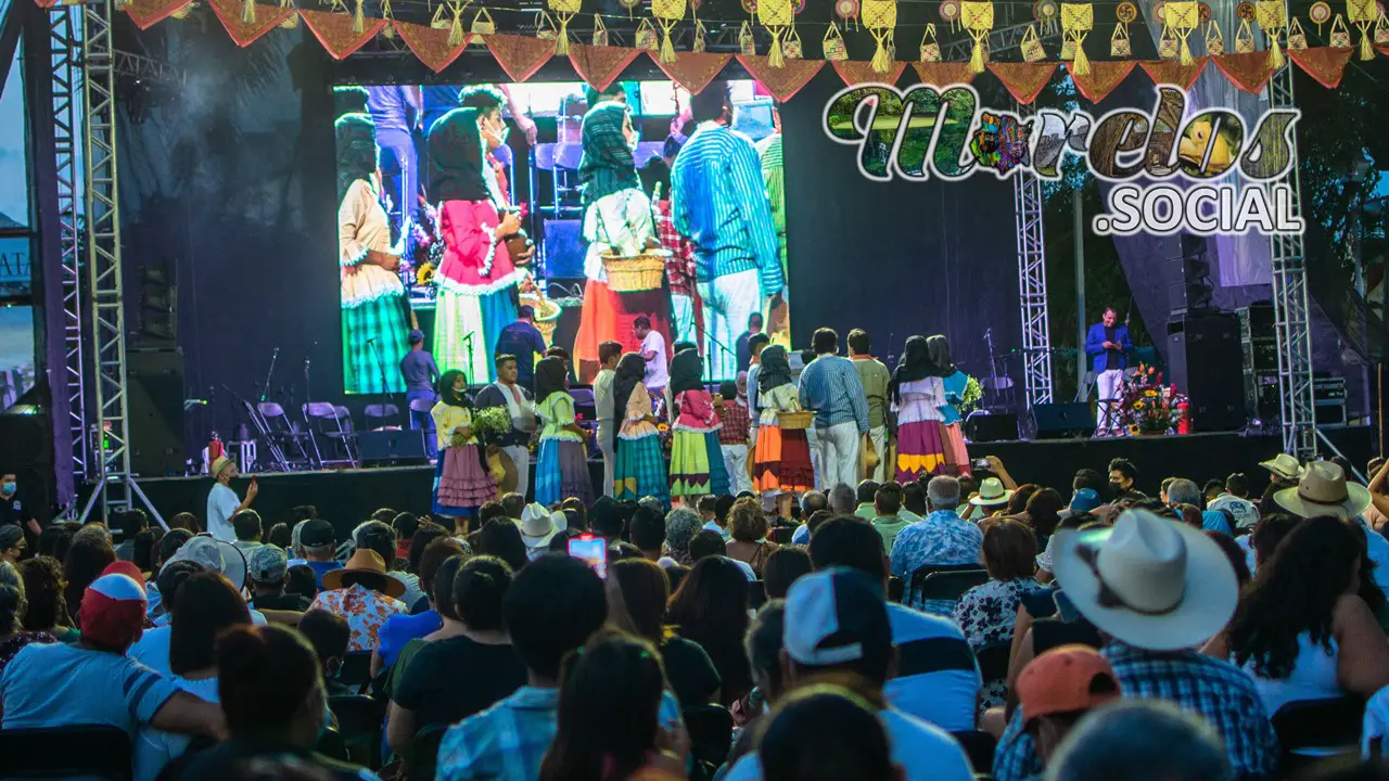 En el zócalo de Tlaltizapán durante el festival.