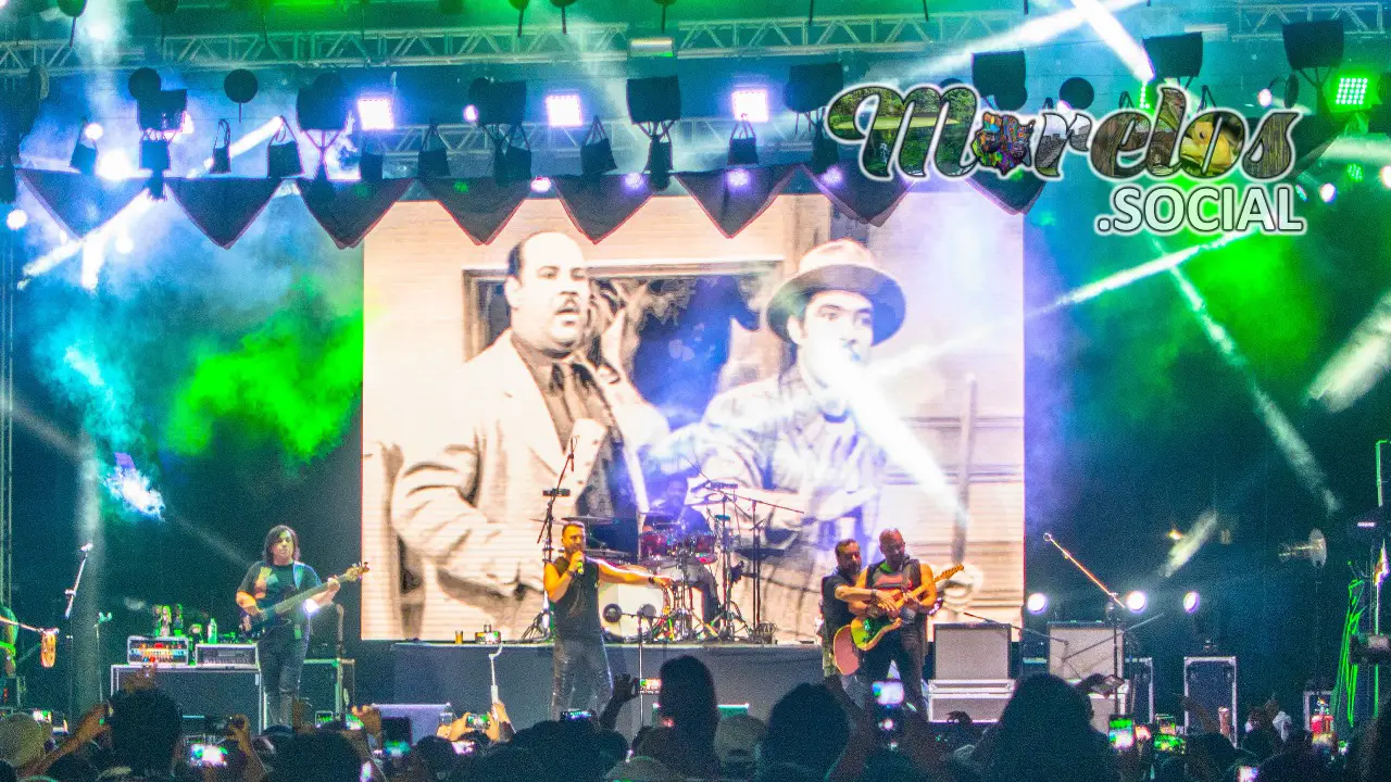 Concierto en el zócalo de Tlaltizapán