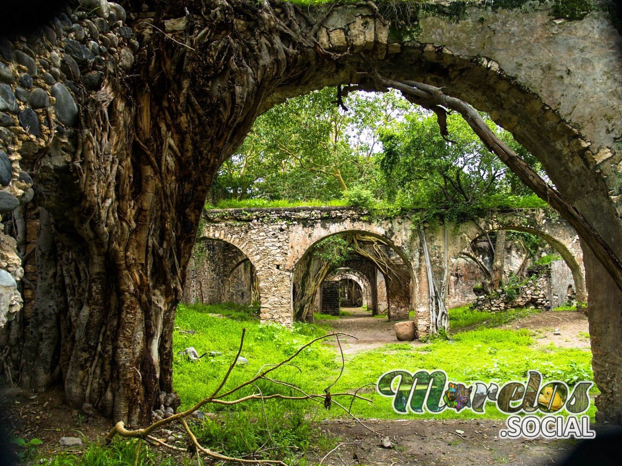 Ex-hacienda Ixtoluca, Acueductos.