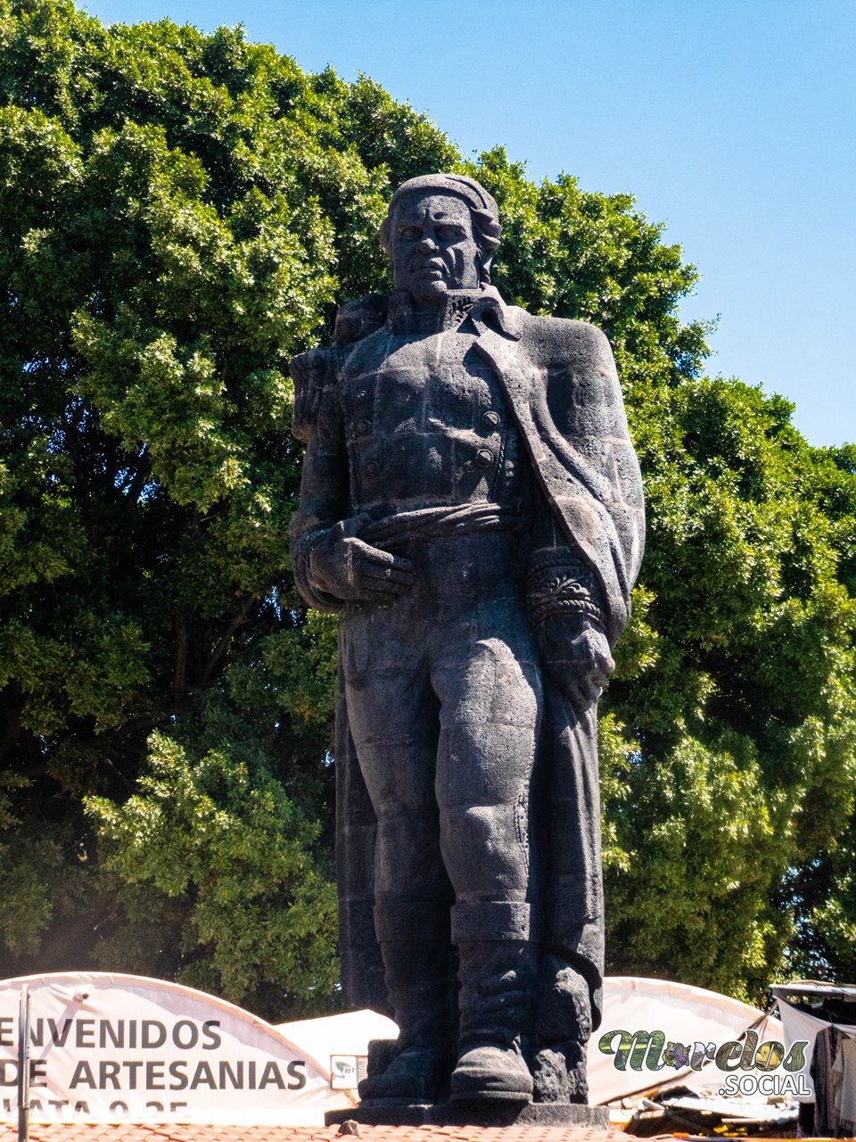 El Morelotes, escultura en el centro de Cuernavaca.