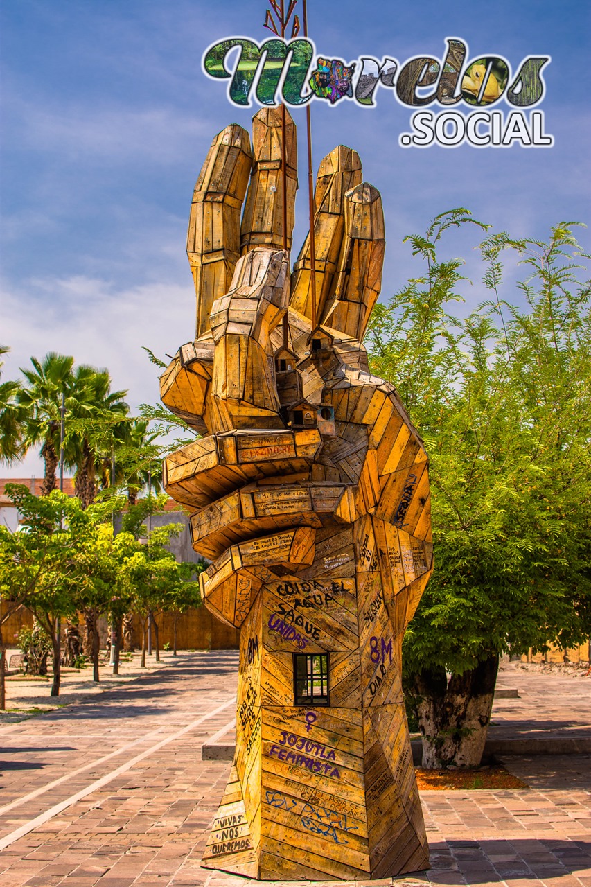 Manos Fraternas - monumento dedicado a Jojutla que se levanto tras el fuerte sismo del 2017