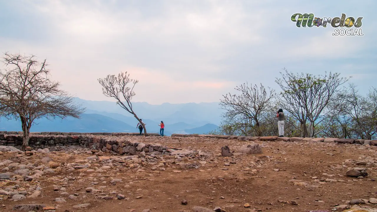 Chimalacatlán desde las Alturas: Mirando el Esplendor de la Sierra Morelense